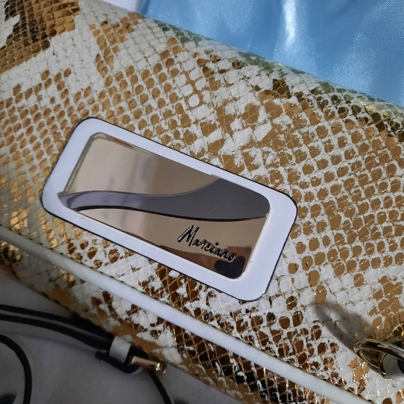 GUESS by MARCIANO Clutch - Picture 3 of 5